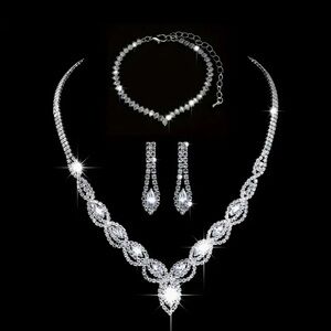Radiant Silver Necklace with Intricate Detailing and Sparkling Gemstones